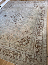 Load image into Gallery viewer, Vintage Mahal 9’2” x 12’
