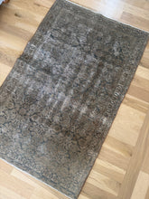 Load image into Gallery viewer, Antique Tabriz 2’9” x 4’5”
