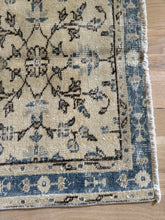 Load image into Gallery viewer, Vintage Turkish 2’8” x 5’
