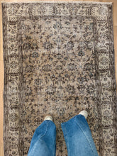 Load image into Gallery viewer, Vintage Turkish 4’ x 6’5”
