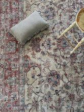 Load image into Gallery viewer, Vintage Kayseri 9’9” x 13’9”
