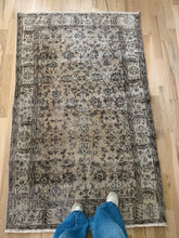 Load image into Gallery viewer, Vintage Turkish 4’ x 6’5”
