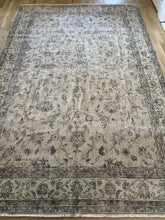 Load image into Gallery viewer, Vintage Turkish 7’3” x 10’11”
