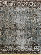Load image into Gallery viewer, Antique Malayer 3’ x 15’6”

