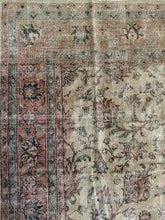Load image into Gallery viewer, Vintage Turkish 8’ x 11’11”
