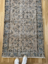 Load image into Gallery viewer, Vintage Turkish 3’ x 10’10”
