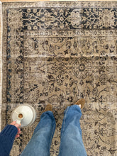 Load image into Gallery viewer, Vintage Turkish 8’3” x 10’8”
