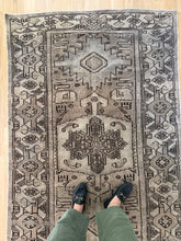 Load image into Gallery viewer, Vintage Hamadan 4’3” x 6’5”

