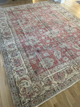 Load image into Gallery viewer, Vintage Turkish 8’10” x 11’
