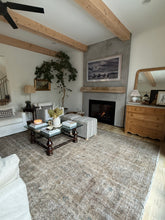 Load image into Gallery viewer, Vintage Turkish 9’7” x 13’1”
