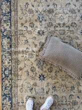 Load image into Gallery viewer, Vintage Turkish 7’11” x 11’1”
