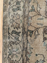 Load image into Gallery viewer, Vintage Turkish 3’8” x 6’11”
