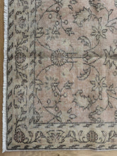 Load image into Gallery viewer, Vintage Turkish 3’1” x 12’11”
