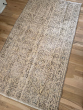 Load image into Gallery viewer, Vintage Turkish 3’9” x 6’9”
