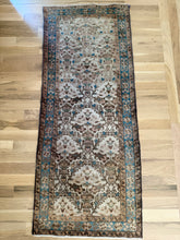 Load image into Gallery viewer, Vintage Lilihan 2’7” x 6’5”

