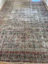 Load image into Gallery viewer, Vintage Turkish 9’3” x 12’8”
