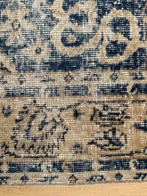 Load image into Gallery viewer, Vintage Turkish 3’9” x 6’6”
