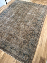 Load image into Gallery viewer, Vintage Isparta 7’7” x 10’7”
