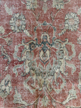 Load image into Gallery viewer, Vintage Turkish 8’10” x 11’

