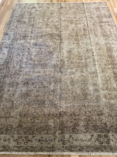 Load image into Gallery viewer, Vintage Turkish 7’5” x 10’
