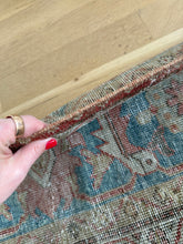 Load image into Gallery viewer, Antique Mahal 10’ x 13’8”
