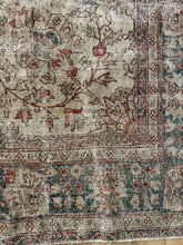 Load image into Gallery viewer, Vintage Turkish 8’ x 10’1”
