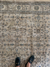 Load image into Gallery viewer, Vintage Turkish 8’1” x 11’5”
