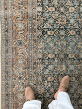 Load image into Gallery viewer, Vintage Tabriz 6’11” x 9’10”
