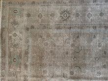 Load image into Gallery viewer, Vintage Mahal 8’ x 10’10”
