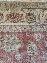 Load image into Gallery viewer, Vintage Turkish 8’10” x 11’
