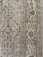 Load image into Gallery viewer, Vintage Kayseri 6’6” x 9’1”
