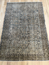 Load image into Gallery viewer, Antique Malayer 4’2” x 6’3”
