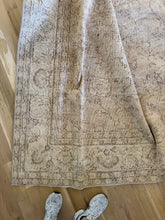 Load image into Gallery viewer, Vintage Turkish 7’ x 10’2”
