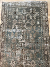 Load image into Gallery viewer, Antique Malayer 3’2” x 9’

