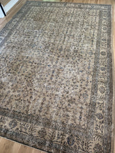 Load image into Gallery viewer, Vintage Turkish 8’1” x 11’5”
