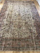 Load image into Gallery viewer, Vintage Turkish 8’ x 11’11”
