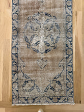 Load image into Gallery viewer, Vintage Turkish 2’6” x 11’4”

