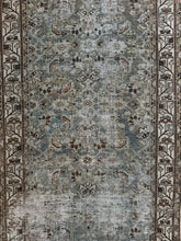 Load image into Gallery viewer, Antique Malayer 3’ x 15’6”
