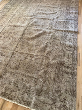 Load image into Gallery viewer, Vintage Turkish 7’5” x 10’
