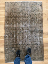 Load image into Gallery viewer, Antique Tabriz 2’9” x 4’5”
