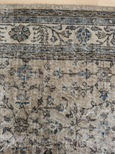 Load image into Gallery viewer, Vintage Turkish 8’1” x 11’5”
