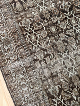 Load image into Gallery viewer, Antique Mahal 8’8” x 12’3”
