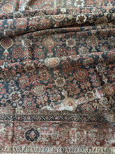 Load image into Gallery viewer, Antique Mahal 10’9” x 10’9”
