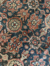 Load image into Gallery viewer, Antique Mahal 10’9” x 10’9”
