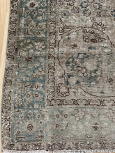 Load image into Gallery viewer, Antique Scatter Rug 4’6” x 5’9”
